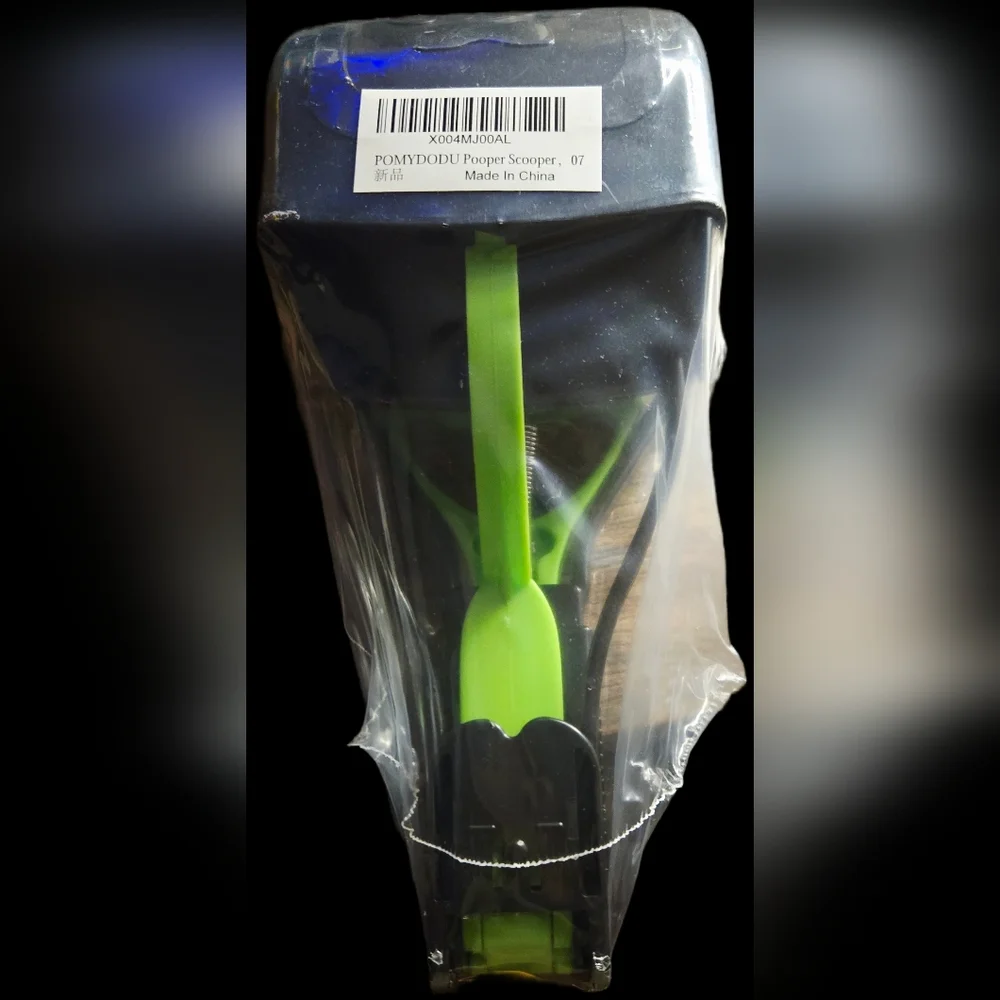 Green and Black Pooper Scooper